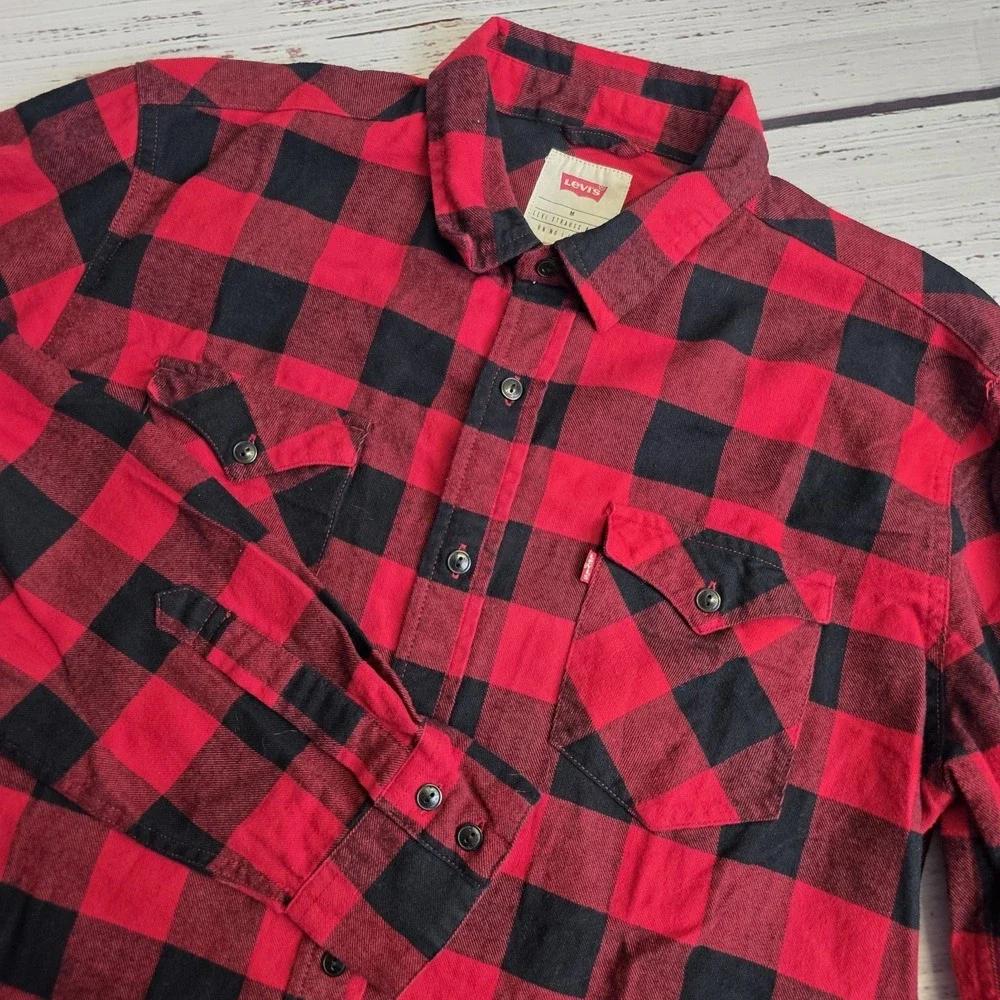 Levi's Red & Black Buffalo Plaid Flannel Shirt Medium Long Sleeve Button Up